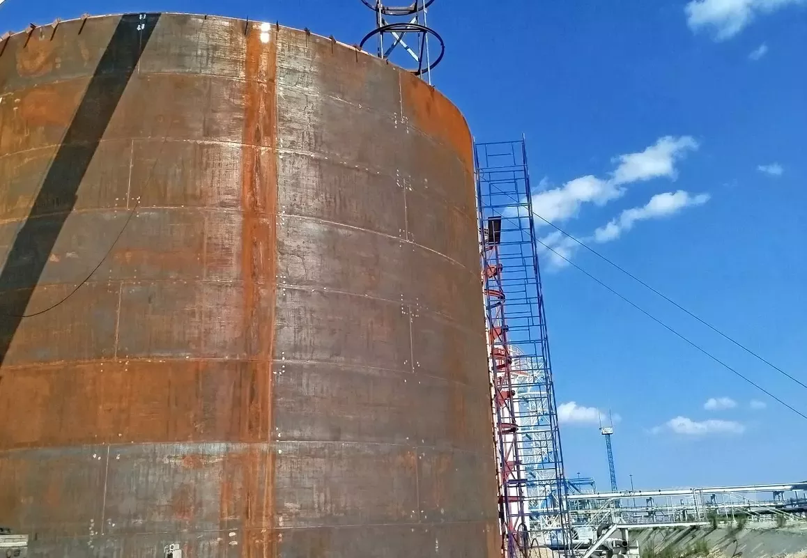 Монтаж РВС-2000 м3 для хранения авиационного керосина